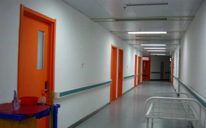 玻璃推拉門時尚美觀、推拉之間皆是風景